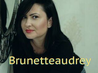 Brunetteaudrey