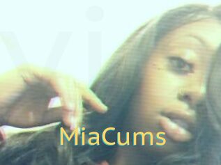 MiaCums